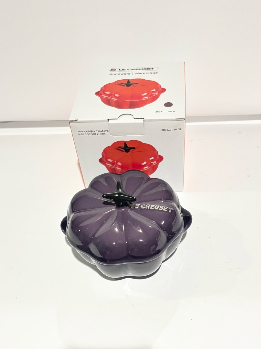 Le Creuset Cassis/Purple Pumpkin Mini Cocotte - Picture 5 of 6